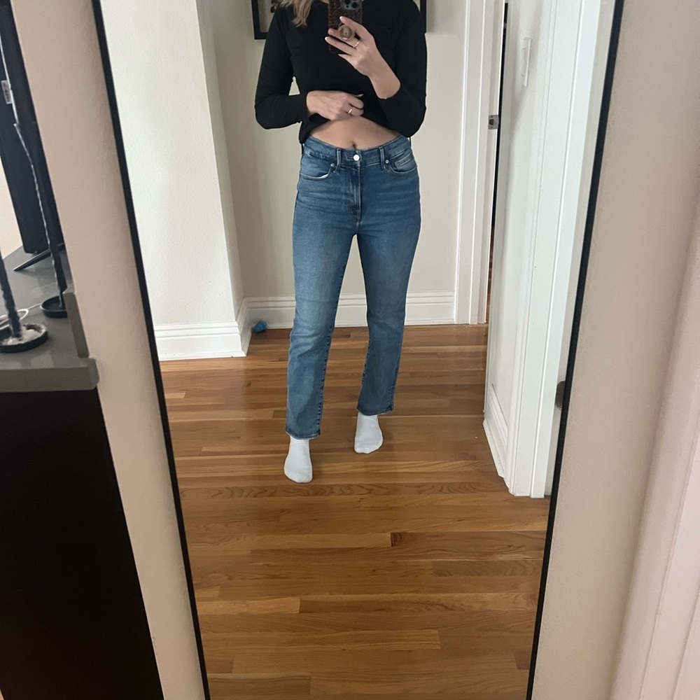 Good American cropped straight jean all sizes
